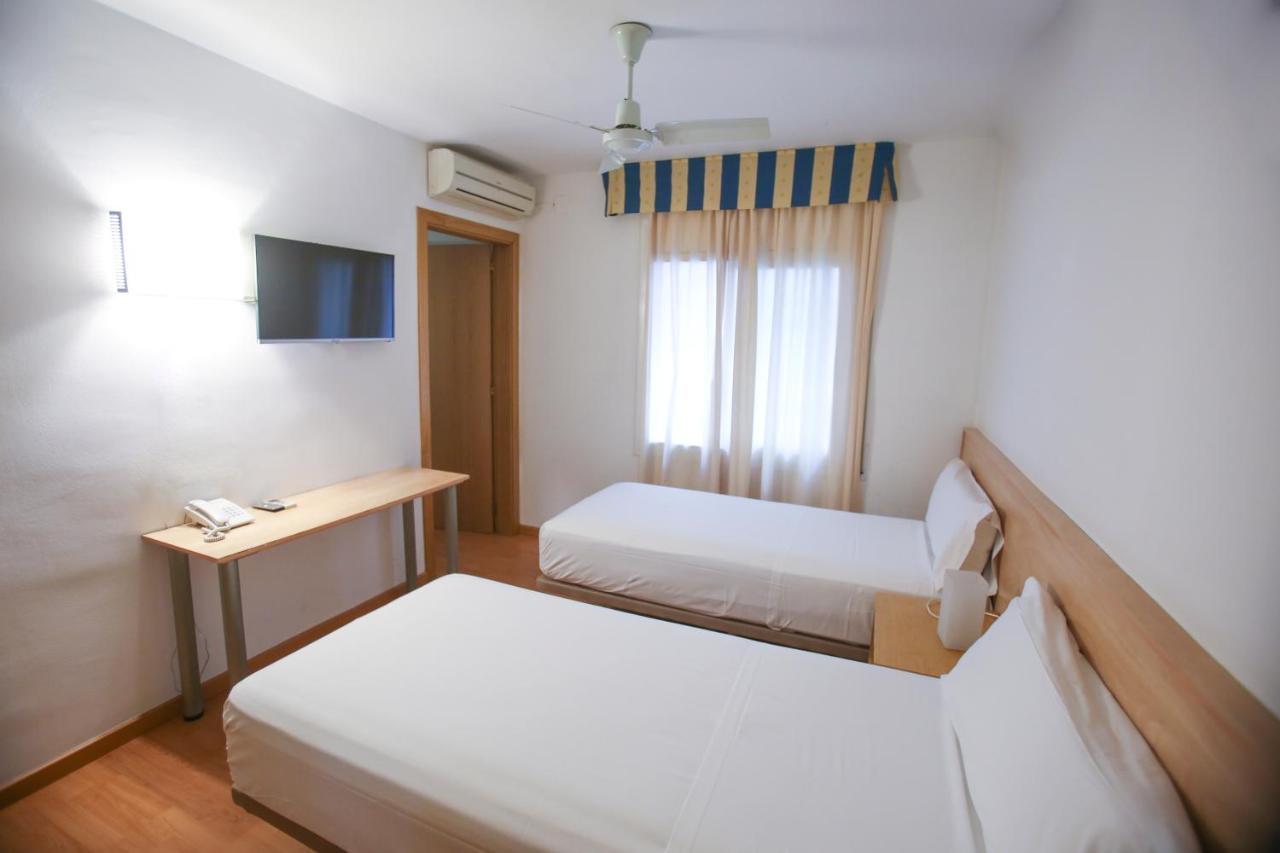 Gatell Hotel Виланова-и-ла-Желтру Экстерьер фото
